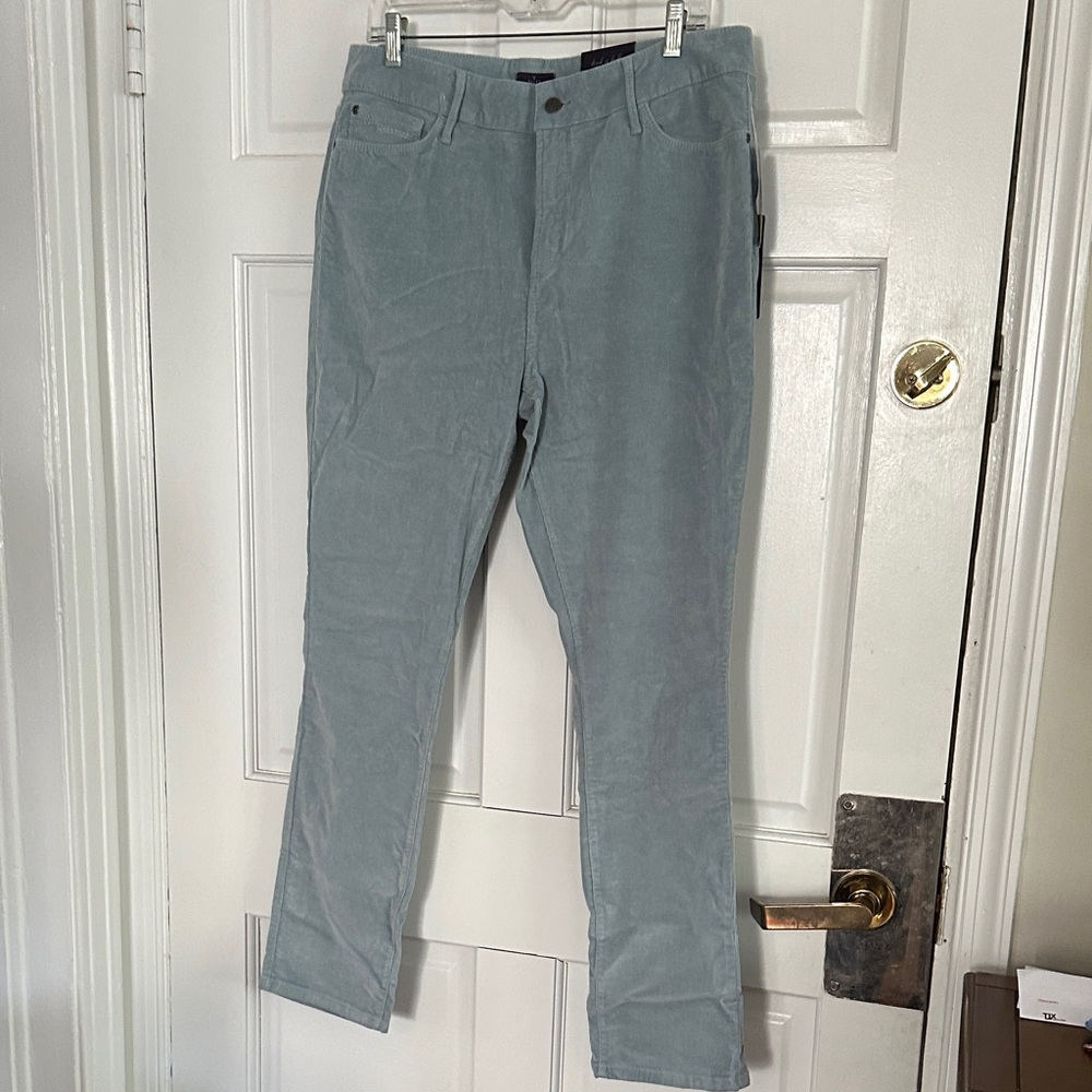 NWT $110 NYDJ Women’s Light Blue Corduroy jeans